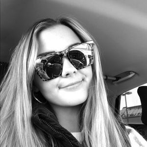 Meet your Posher, Haylee